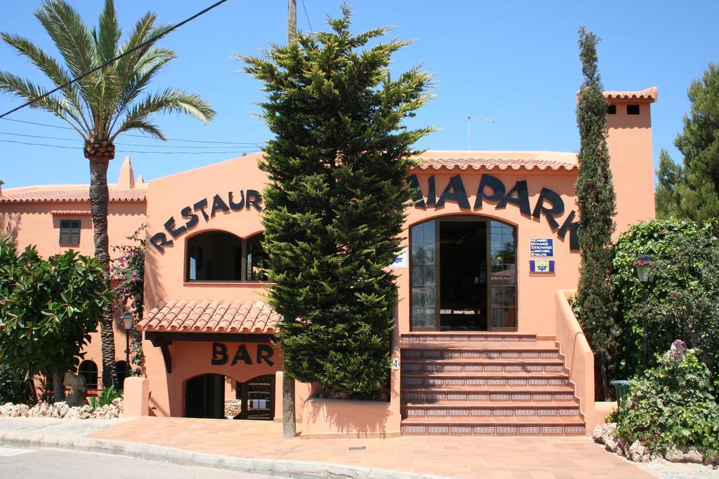 Hotel Bahia Park Cala En Porter  Exterior foto